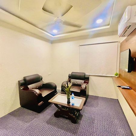 Hotel Eagle Grand Hyderabad Airport Zone 샴샤바드 외부 사진