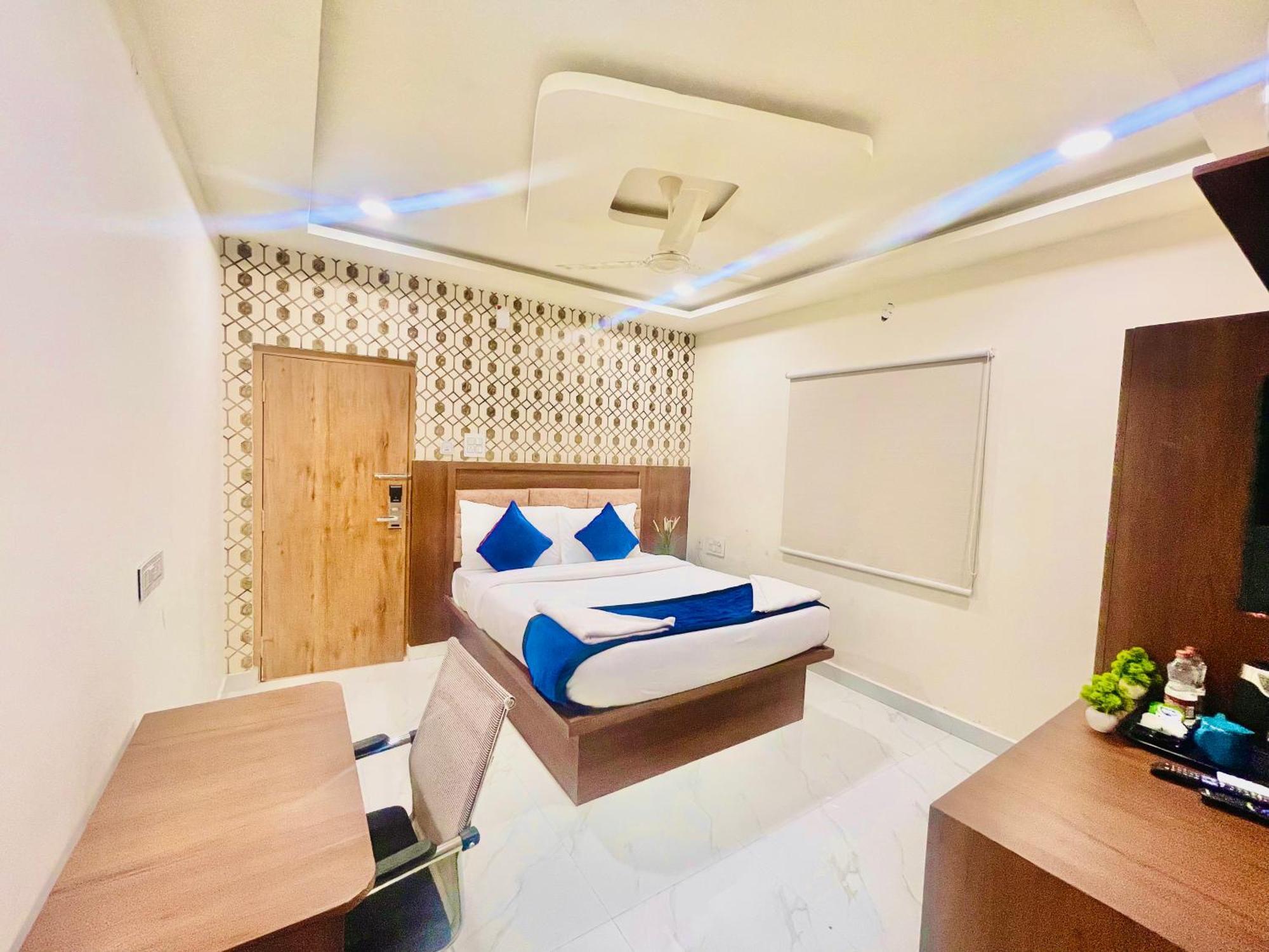 Hotel Eagle Grand Hyderabad Airport Zone 샴샤바드 외부 사진