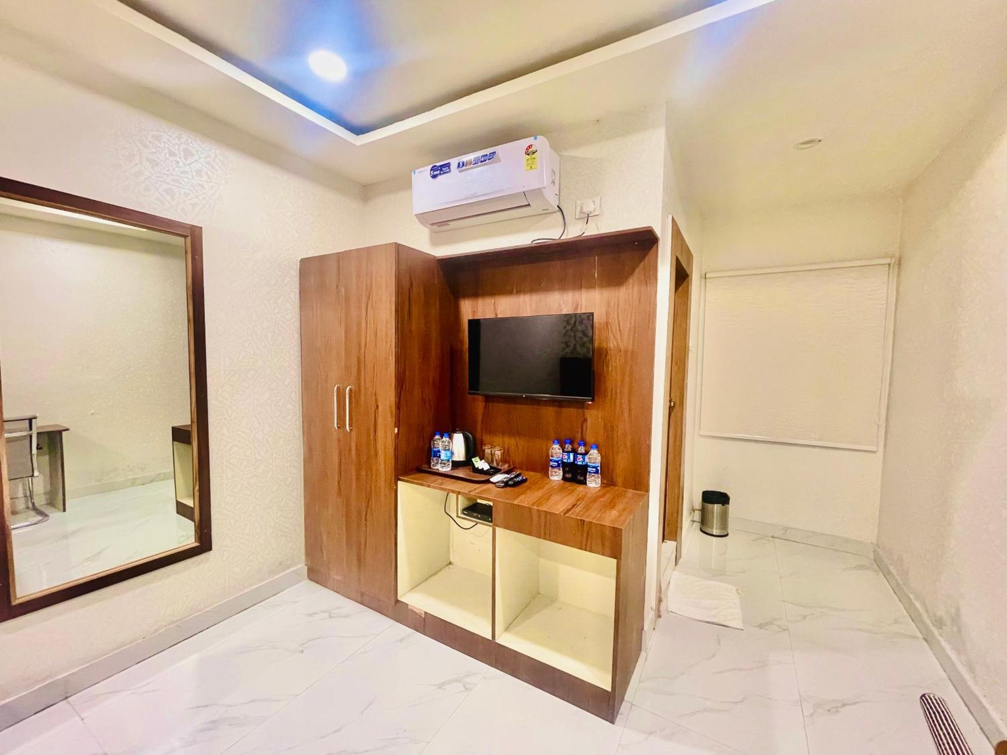 Hotel Eagle Grand Hyderabad Airport Zone 샴샤바드 외부 사진