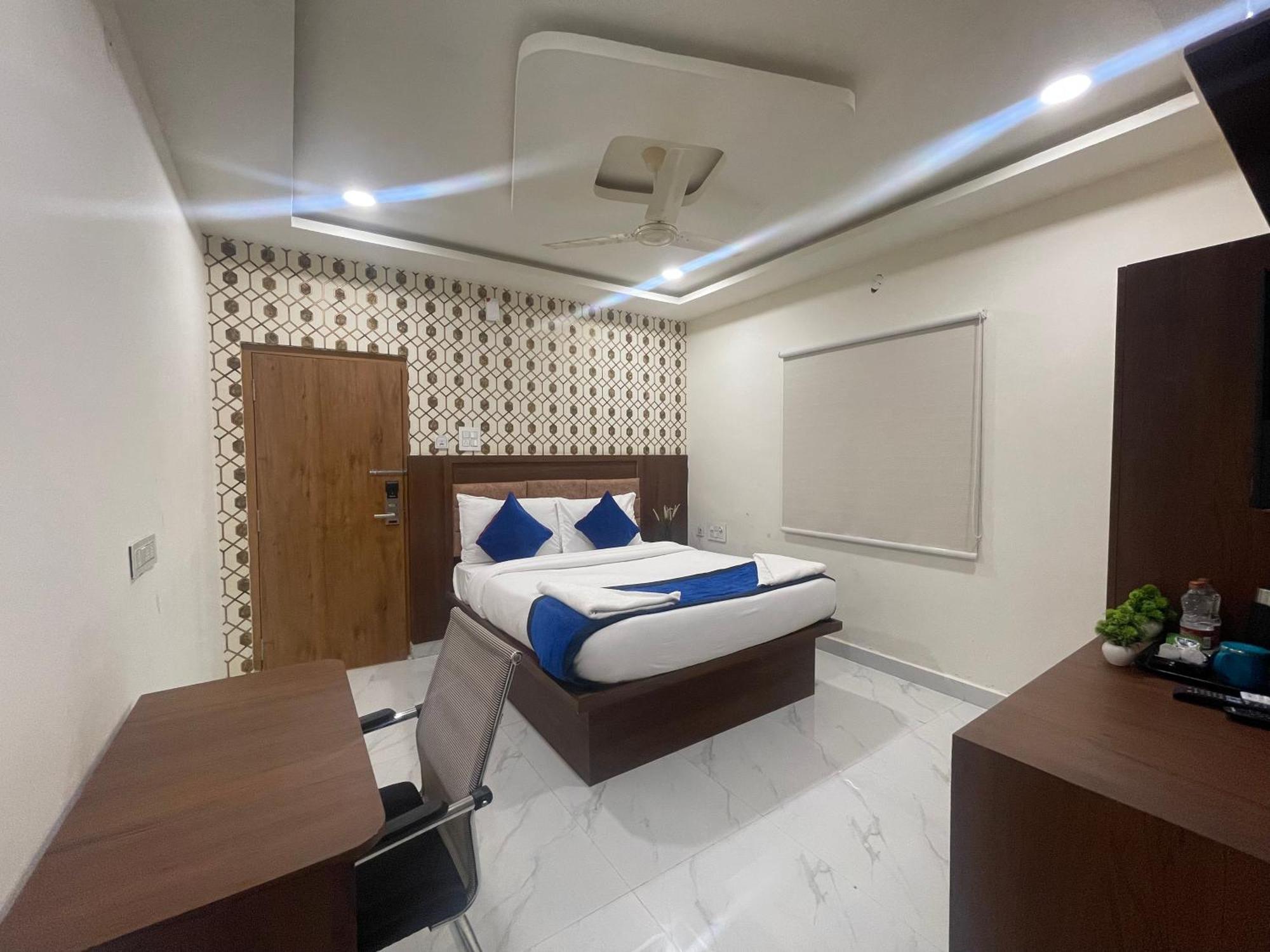 Hotel Eagle Grand Hyderabad Airport Zone 샴샤바드 외부 사진