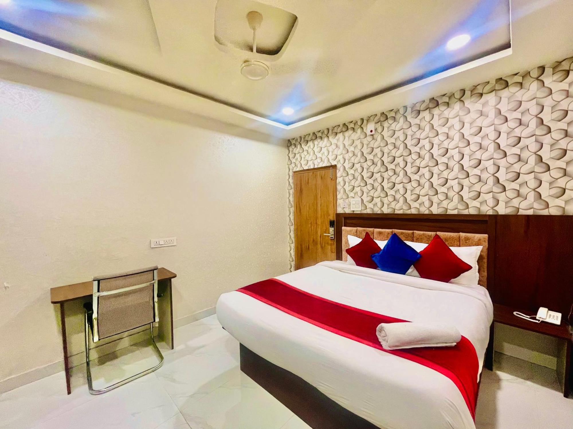 Hotel Eagle Grand Hyderabad Airport Zone 샴샤바드 외부 사진