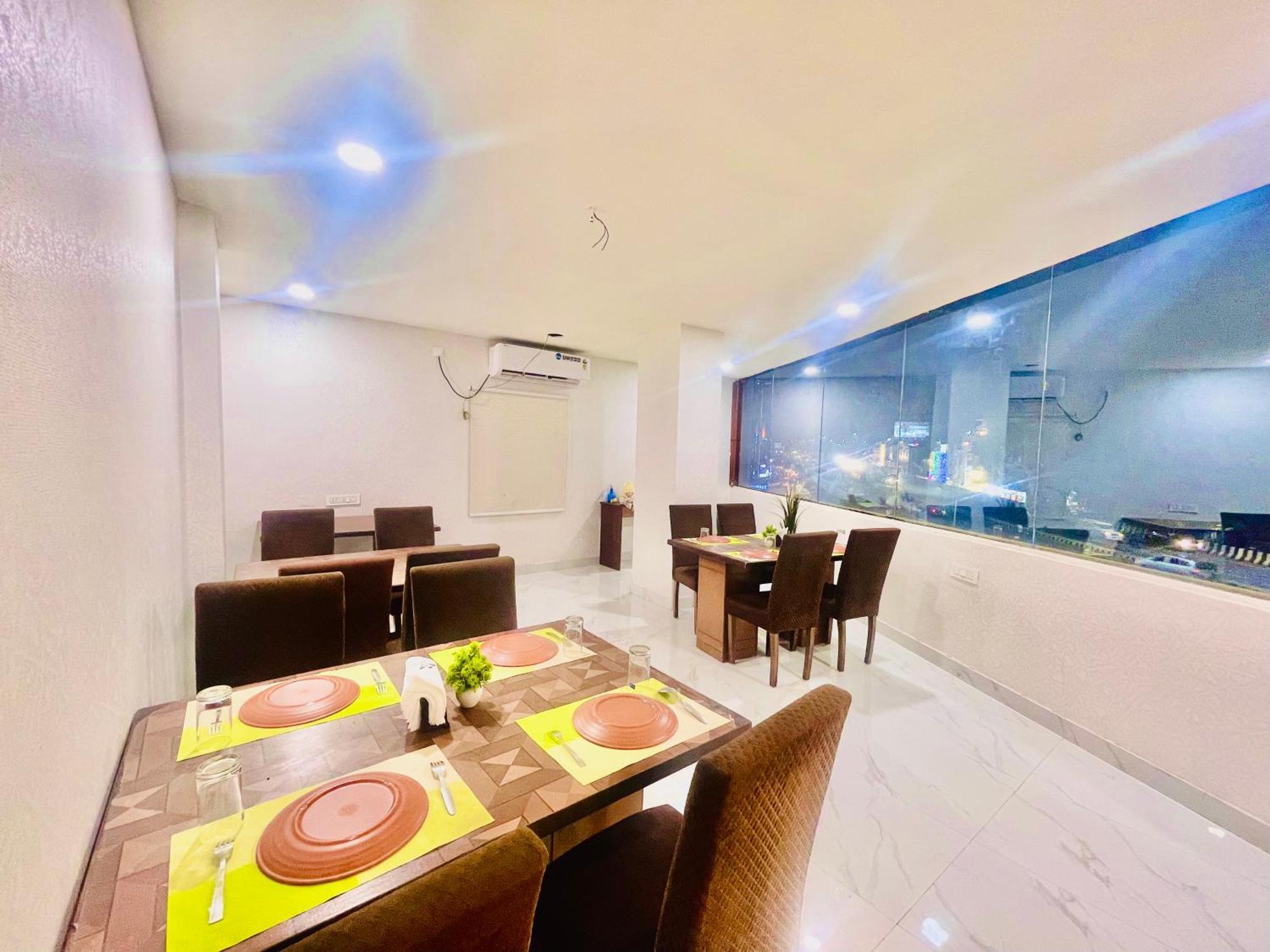Hotel Eagle Grand Hyderabad Airport Zone 샴샤바드 외부 사진