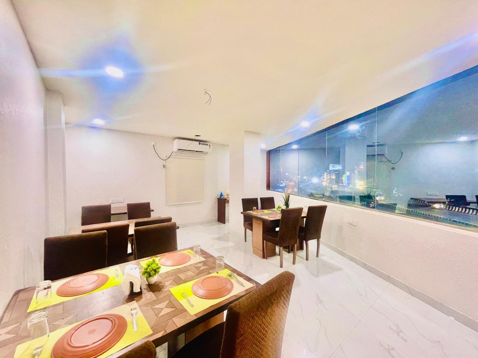 Hotel Eagle Grand Hyderabad Airport Zone 샴샤바드 외부 사진