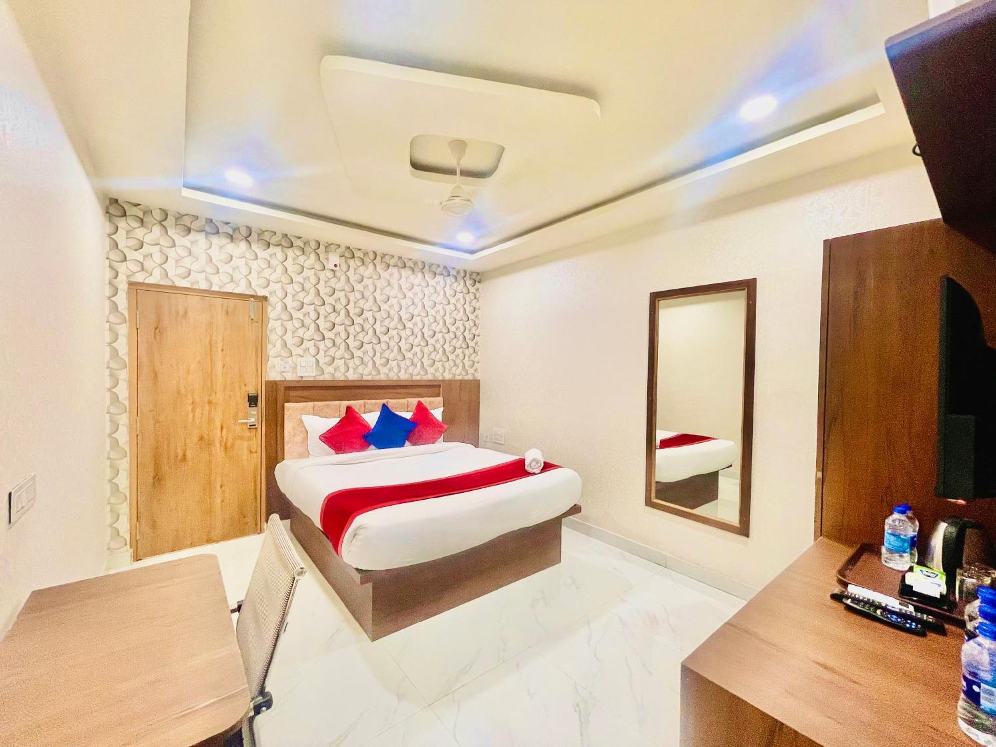 Hotel Eagle Grand Hyderabad Airport Zone 샴샤바드 외부 사진