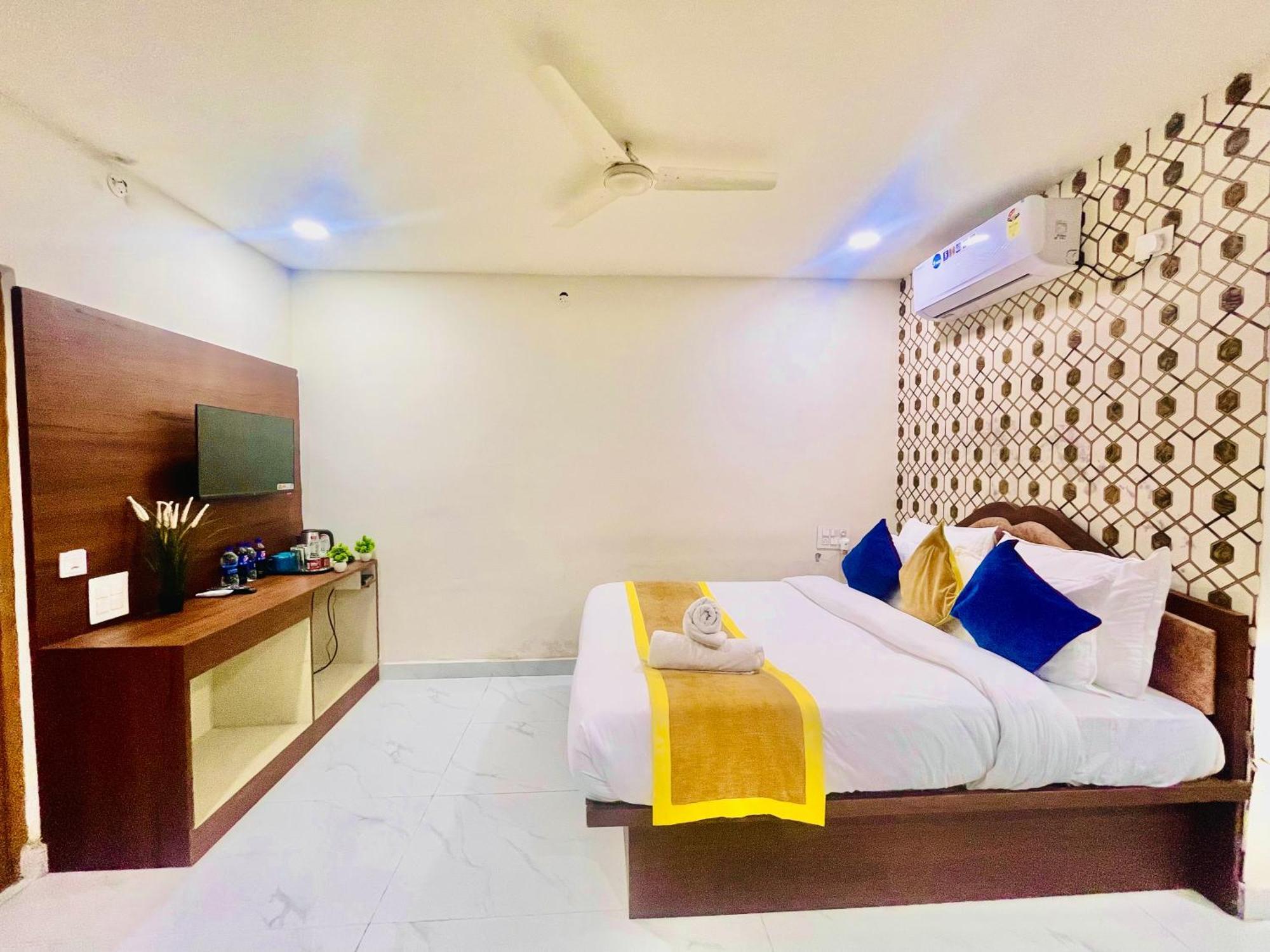 Hotel Eagle Grand Hyderabad Airport Zone 샴샤바드 외부 사진