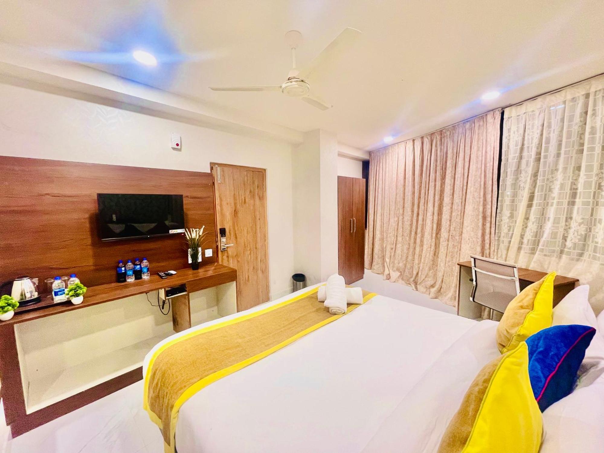 Hotel Eagle Grand Hyderabad Airport Zone 샴샤바드 외부 사진