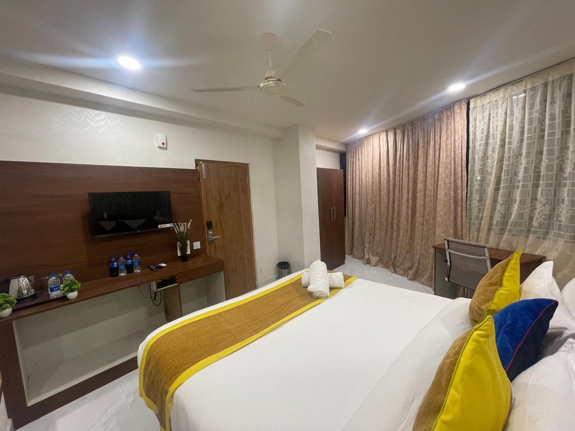 Hotel Eagle Grand Hyderabad Airport Zone 샴샤바드 외부 사진