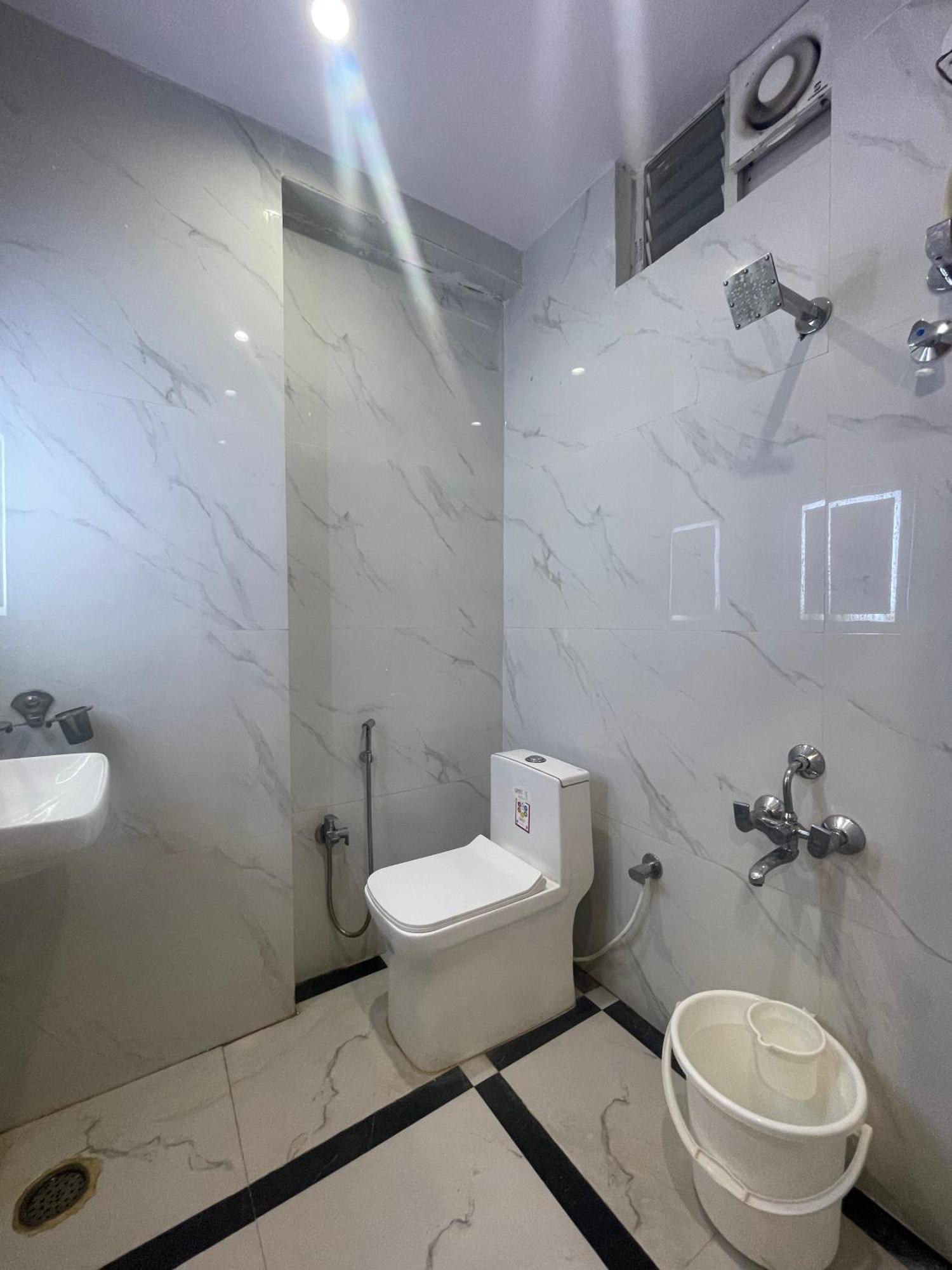 Hotel Eagle Grand Hyderabad Airport Zone 샴샤바드 외부 사진