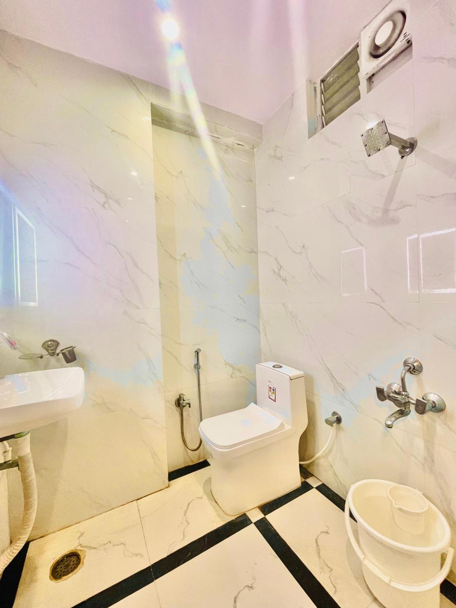 Hotel Eagle Grand Hyderabad Airport Zone 샴샤바드 외부 사진