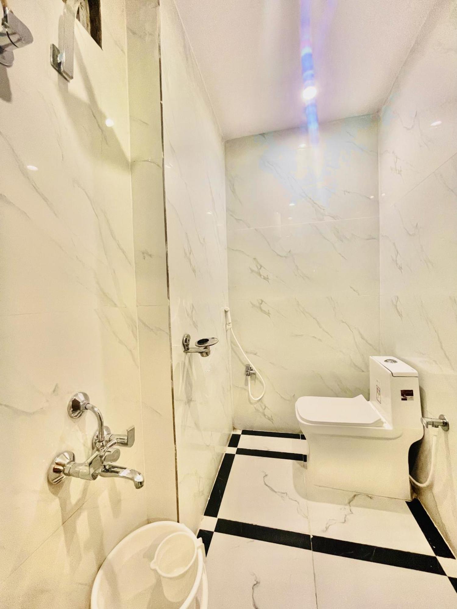 Hotel Eagle Grand Hyderabad Airport Zone 샴샤바드 외부 사진